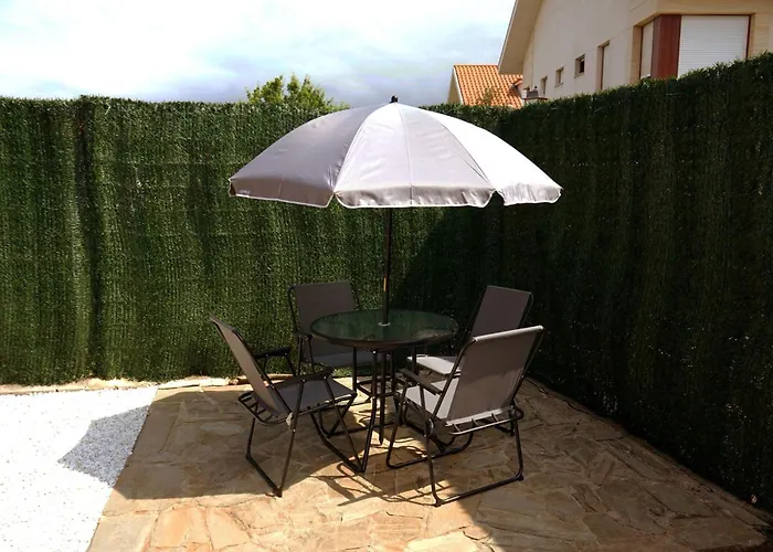 Bajo Con Jardin Costa Quebrada * Liencres